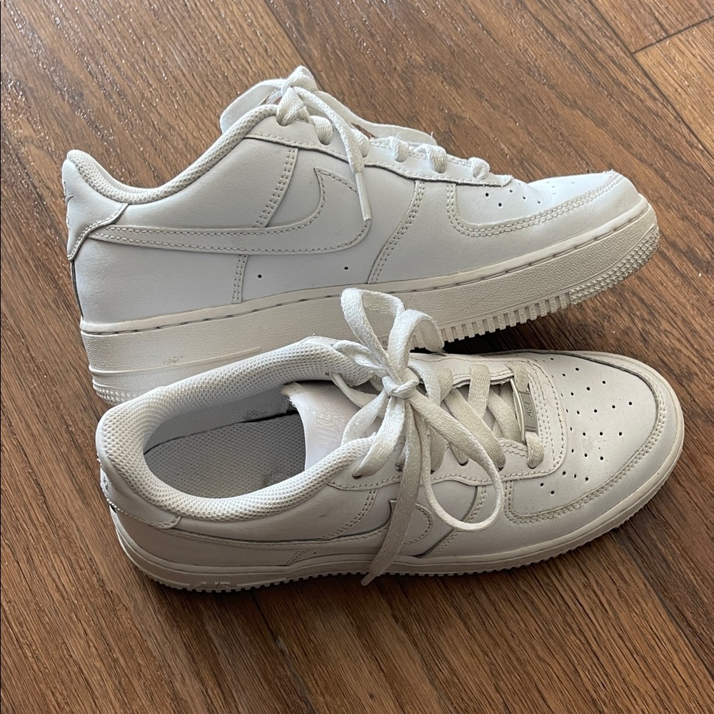 Youth White Leather Sneakers - Classic Low-Top